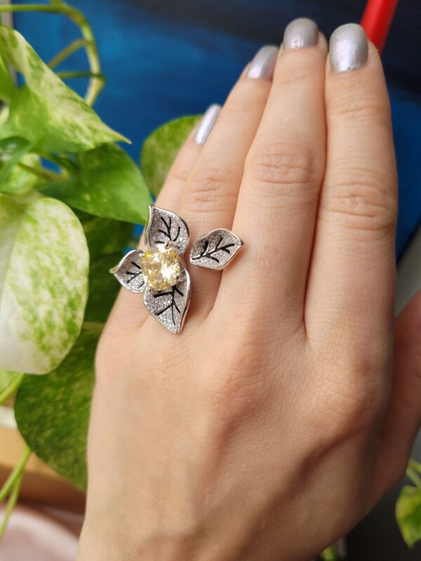 انگشتر نقره زنانه زیبای زیرکن طلایی