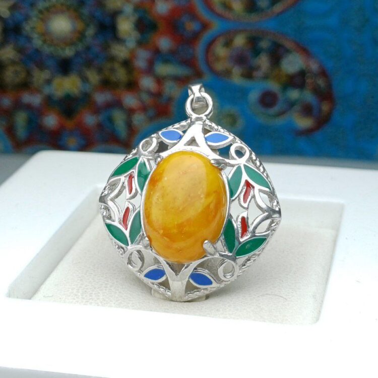 مدال توگردنی کهربا لهستانی اصلی