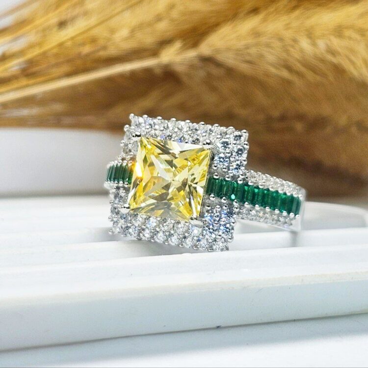 انگشتر نقره زنانه زیبای زیرکن طلایی