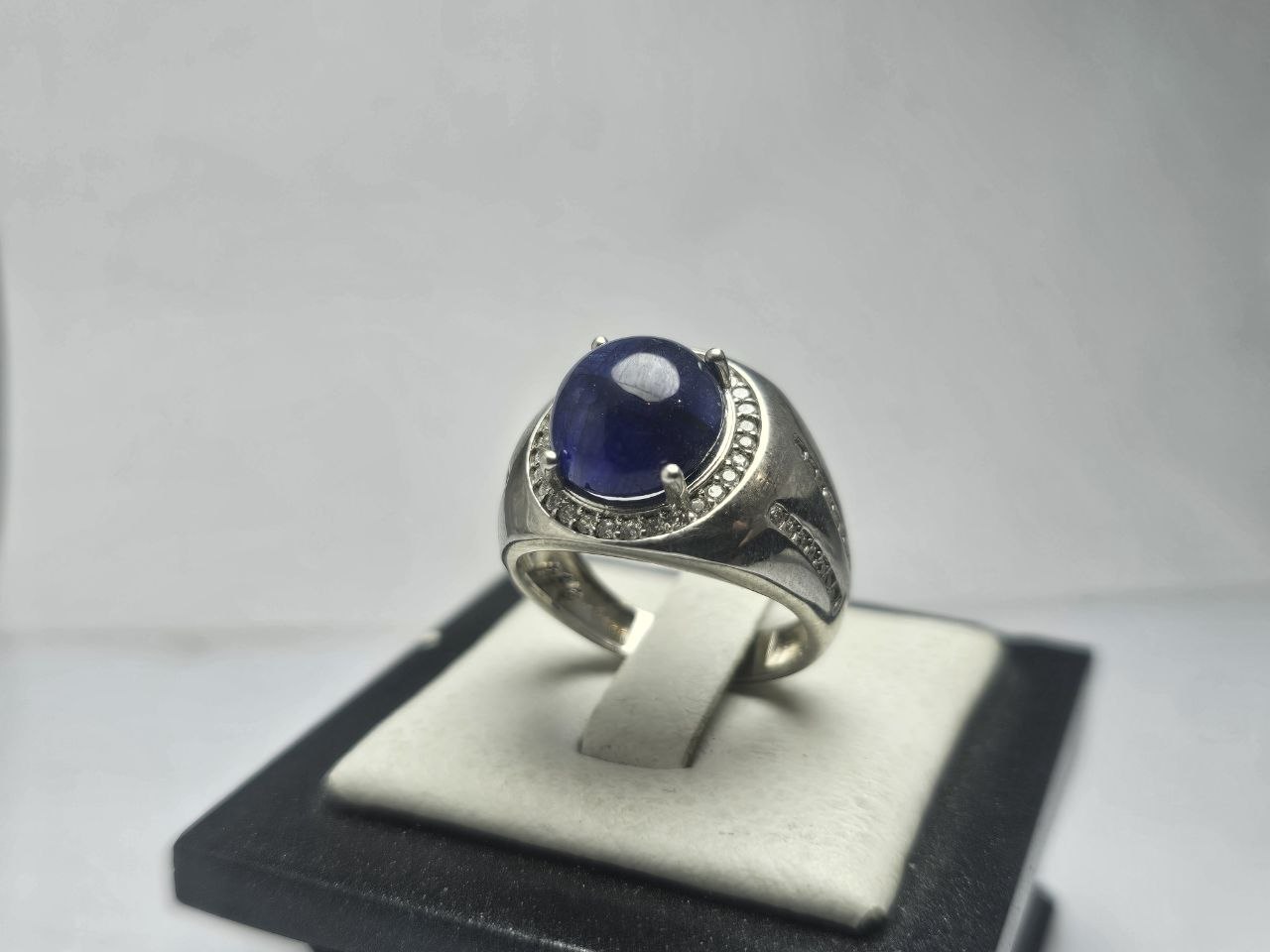 انگشتر نقره یاقوت کبود اصلی انگشتر نقره یاقوت کبود اصلی