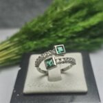 انگشتر نقره زنانه ۲ نگین سبز چهارگوش