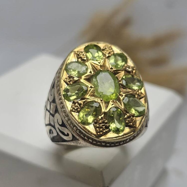 انگشتر نقره ۹ نگین زبرجد اصلی